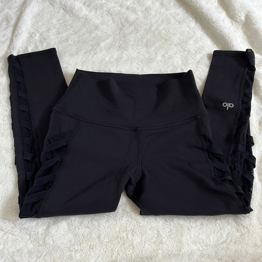 ALO Yoga Black CHEVRON CAPRI Leggings S